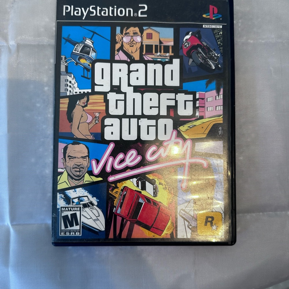 PlayStation 2. Grand theft auto vice city.